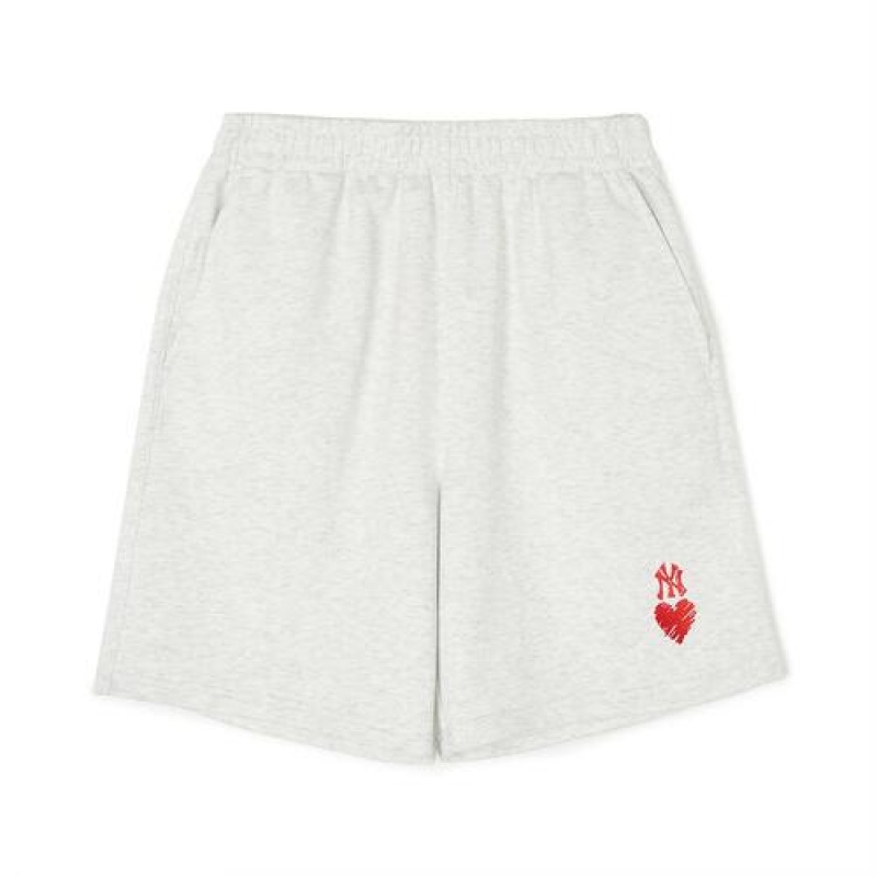 MLB Women`s Heart Graphic 6.5in Shorts Bottoms White | Australia_MLB92875